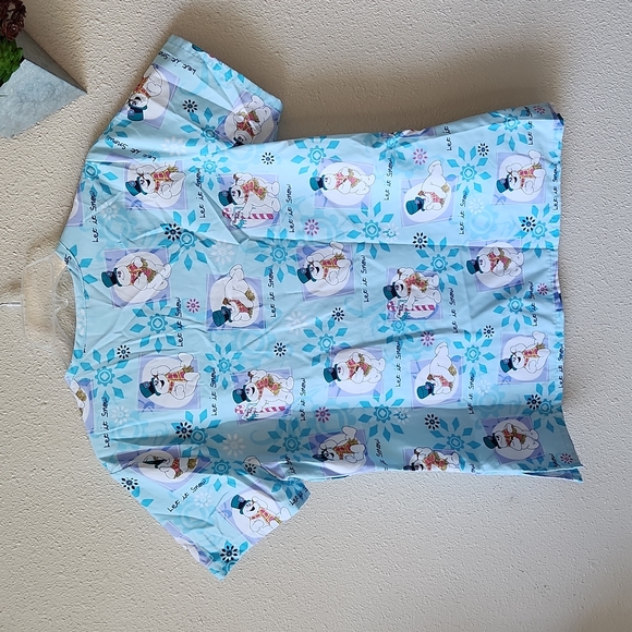 Frosty the SnowMan Scrub Top Size Small - Picture 4 of 4
